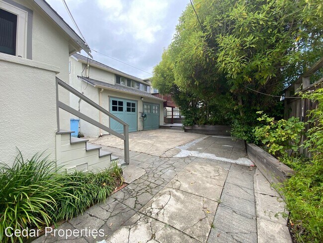 Building Photo - Studio, 1 bath House - 1305 Derby Street