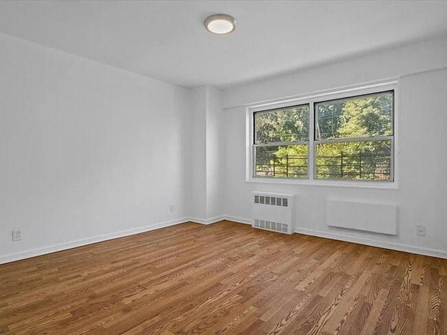 Foto del edificio - 3130 Irwin Ave