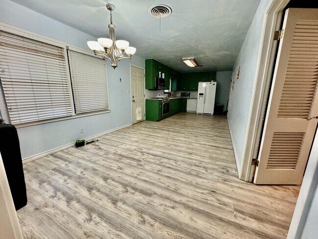Foto del edificio - 4419 Call Field Rd