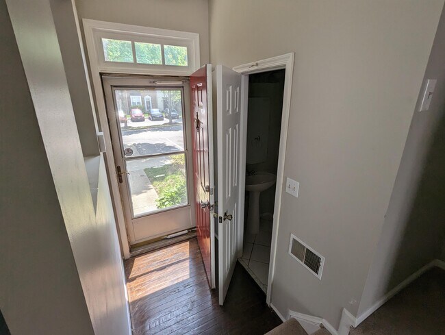 Building Photo - 10791 Kitchener Ct