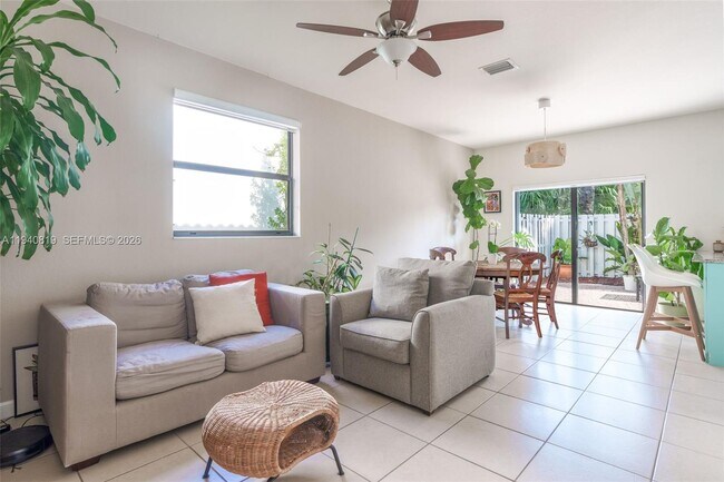 Foto del edificio - 8885 NW 102nd Ct