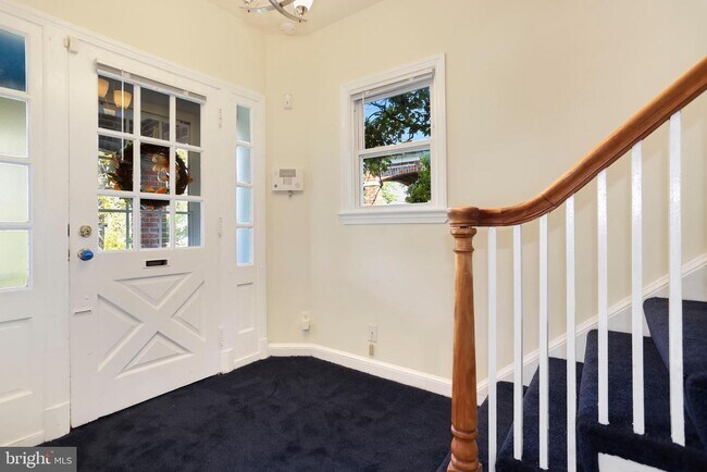 Foto del edificio - 1348 Underwood St NW