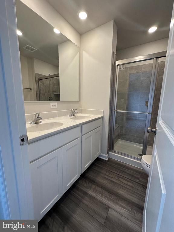 Building Photo - 40 Brookfield Mews