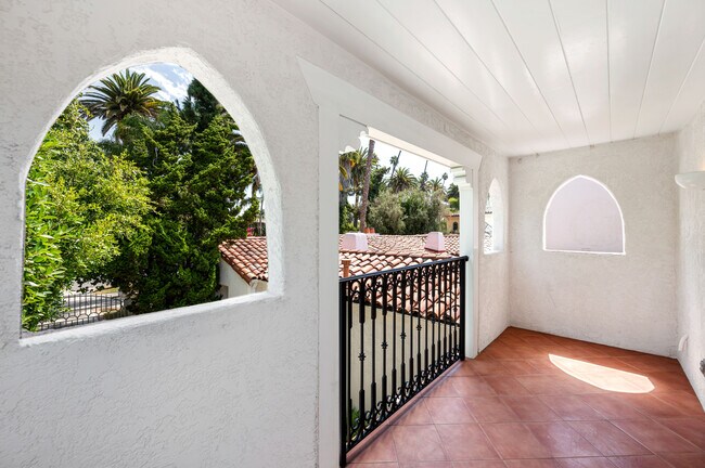 Foto del edificio - 519 N Beverly Dr