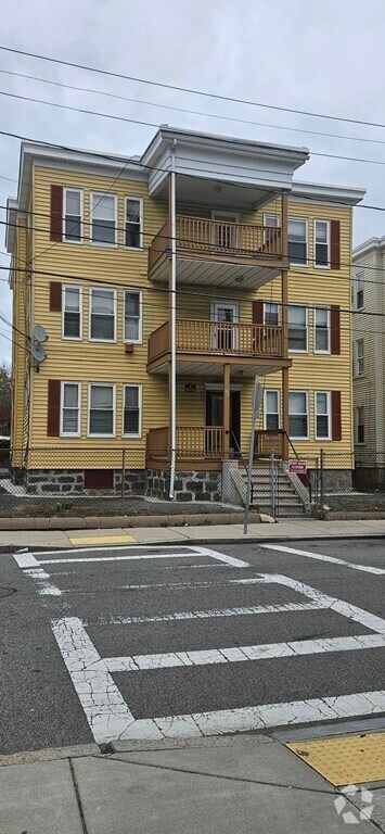 Building Photo - 120 Capen St