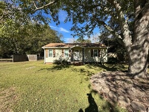 Building Photo - 609 Pine Ridge St