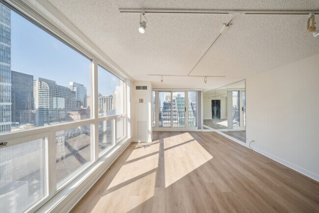 Foto del edificio - 200 N Dearborn St