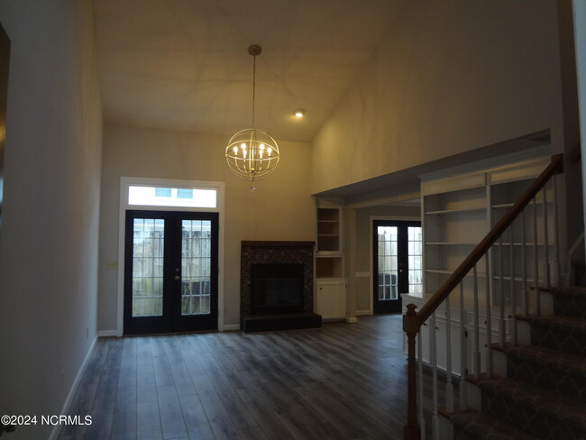 Building Photo - 107 Gates Dr