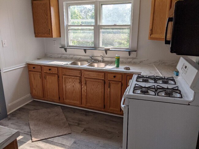 Kitchen - 28 Adams St