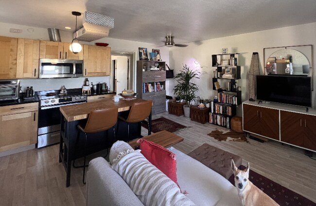 Foto del edificio - 3737 E Turney Ave