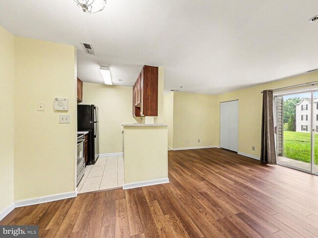 Building Photo - 33 Fern Oak Cir