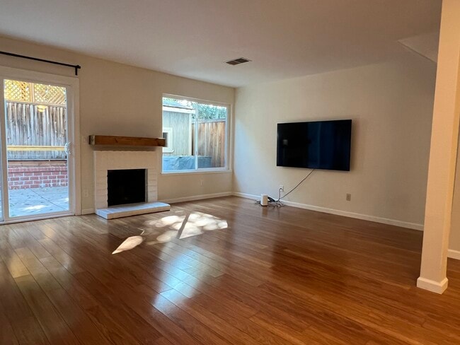 Living room - 7520 Silvertree Ln