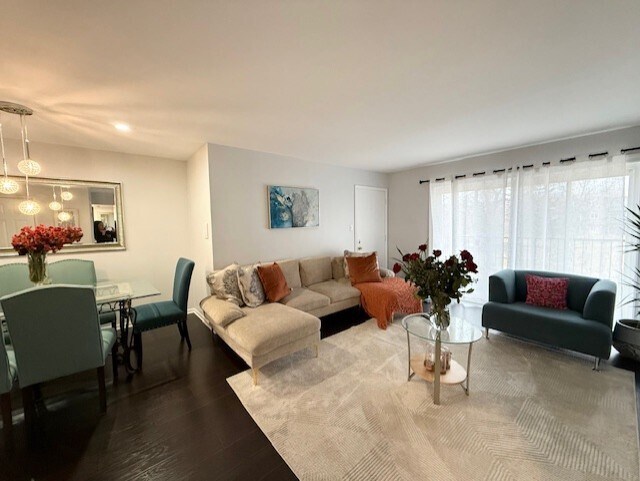 Foto del edificio - 9430 Bay Colony Dr