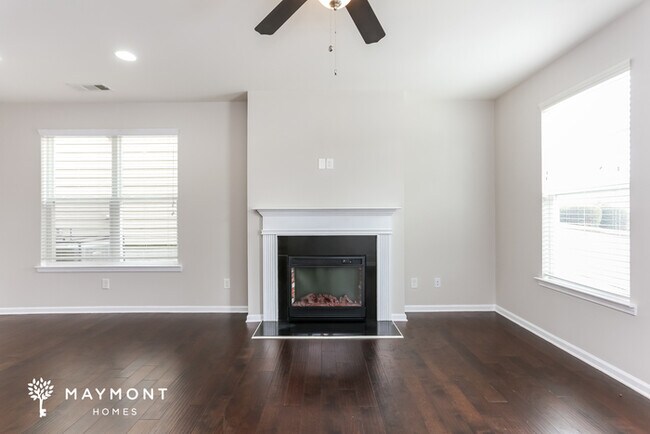 Foto del edificio - 836 Regal Ln