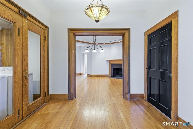 Foto del edificio - 2750 Whitney Ave