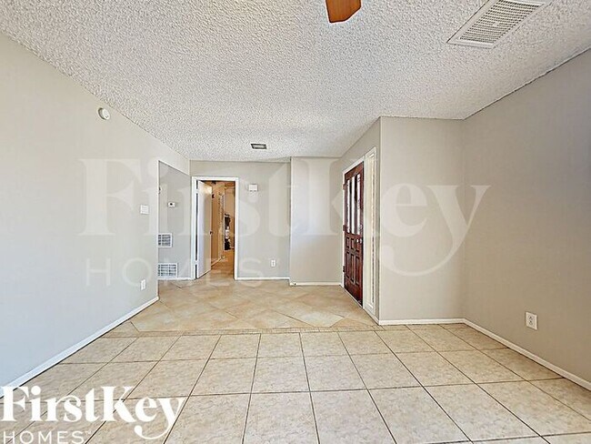 Building Photo - 4428 South La Corta Drive