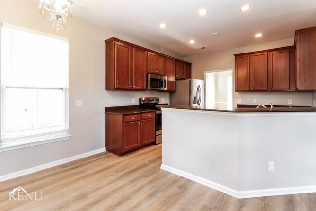 Building Photo - 318 Peters Creek Dr
