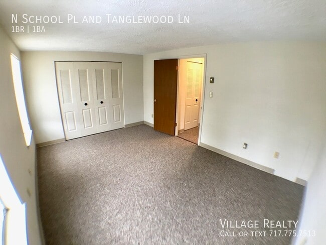 Building Photo - 335 N School Pl