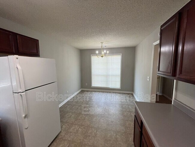 Building Photo - 6057 Buxton Dr