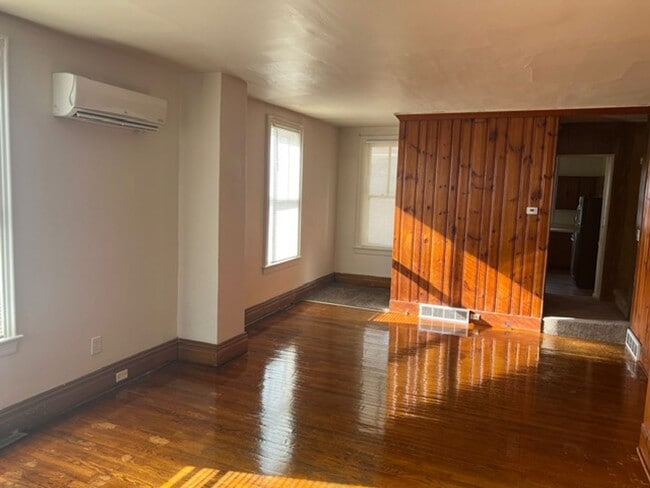 Foto del edificio - 127-129 N Catherine St