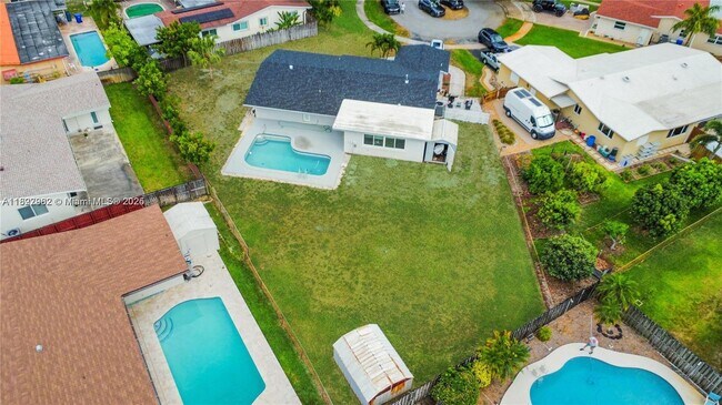 Foto del edificio - 8441 NW 18th St