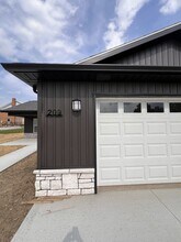 Building Photo - 209 Millersburg St
