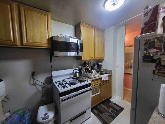 Photo - 3411 Irwin Ave Apartment