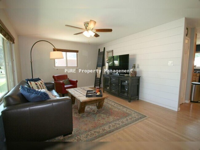 Foto del edificio - 3 Bed/2 Bath Ranch Home on Large Lot with Oversized Garage