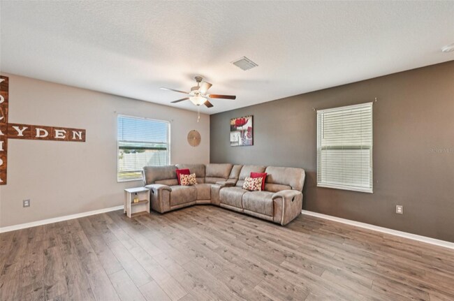 Foto del edificio - 15461 Broad Brush Dr