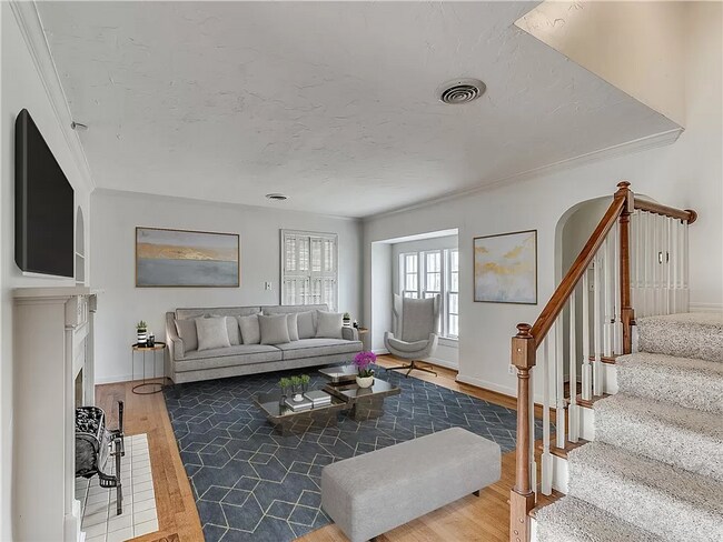 Foto del edificio - Remodeled 3BD/3BTH With a Single Car Garag...