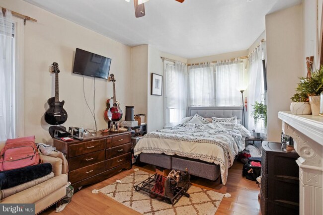 Foto del edificio - 2947 W Girard Ave