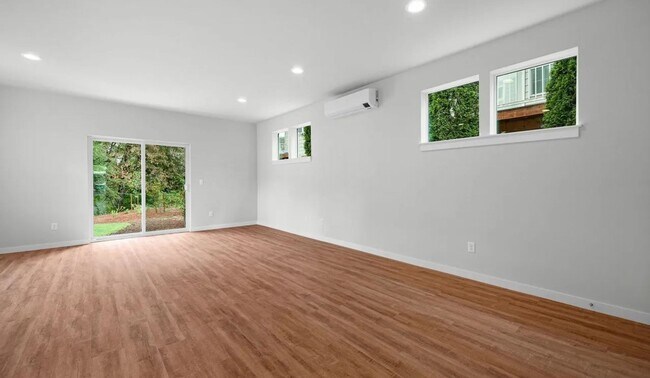 Foto del edificio - 865 SW Grove St