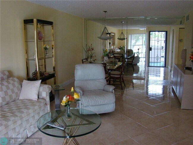 Foto del edificio - 5860 NW 44th St