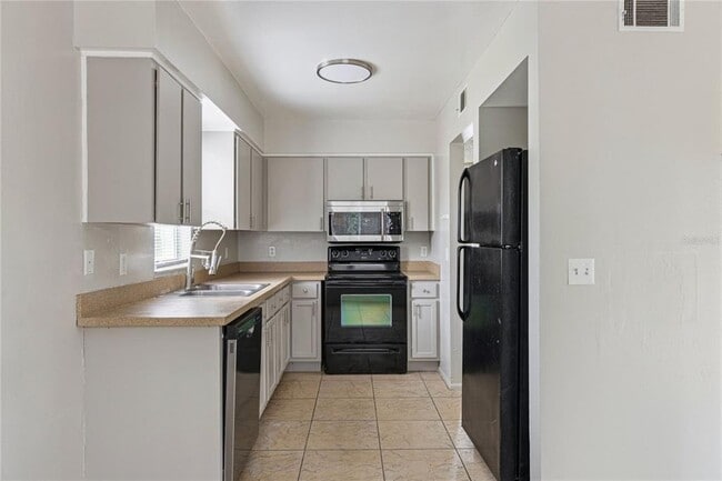 Foto del edificio - 46 N Fairfax Ave