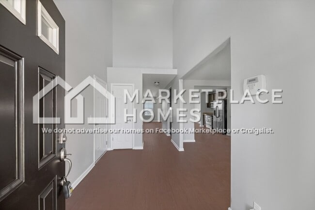 Building Photo - 10 Amber Dr