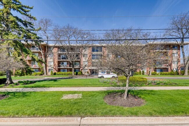 Foto del edificio - 2206 S Goebbert Rd