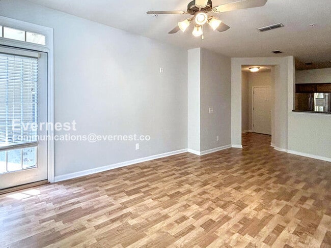 Foto del edificio - 4805 W Village Way