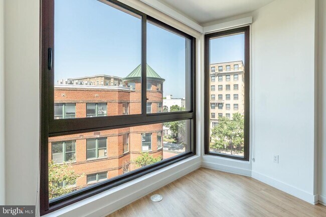 Foto del edificio - 1630 Columbia Rd NW
