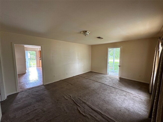 Building Photo - 2570 Stadium Dr