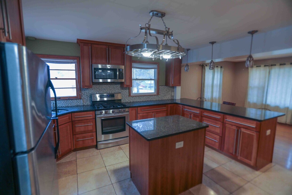 Single Family Home in NW Rochester! House Rental in Rochester, MN