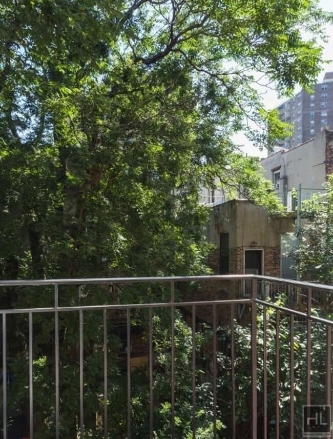 Building Photo - East 7th Street