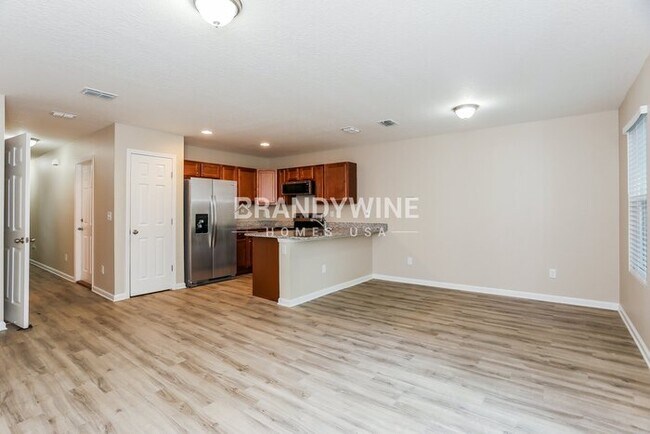 Foto del edificio - 3549 Rain Forest Dr W