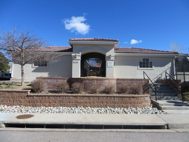 Foto del edificio - 1533 Laurenwood Ln