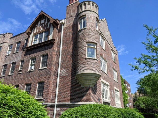 Foto del edificio - 1452 Oak Ave