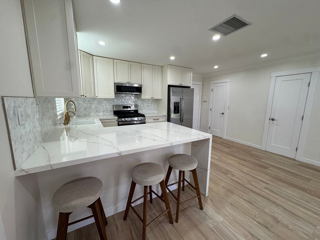 Foto principal - Renovated House for Rent