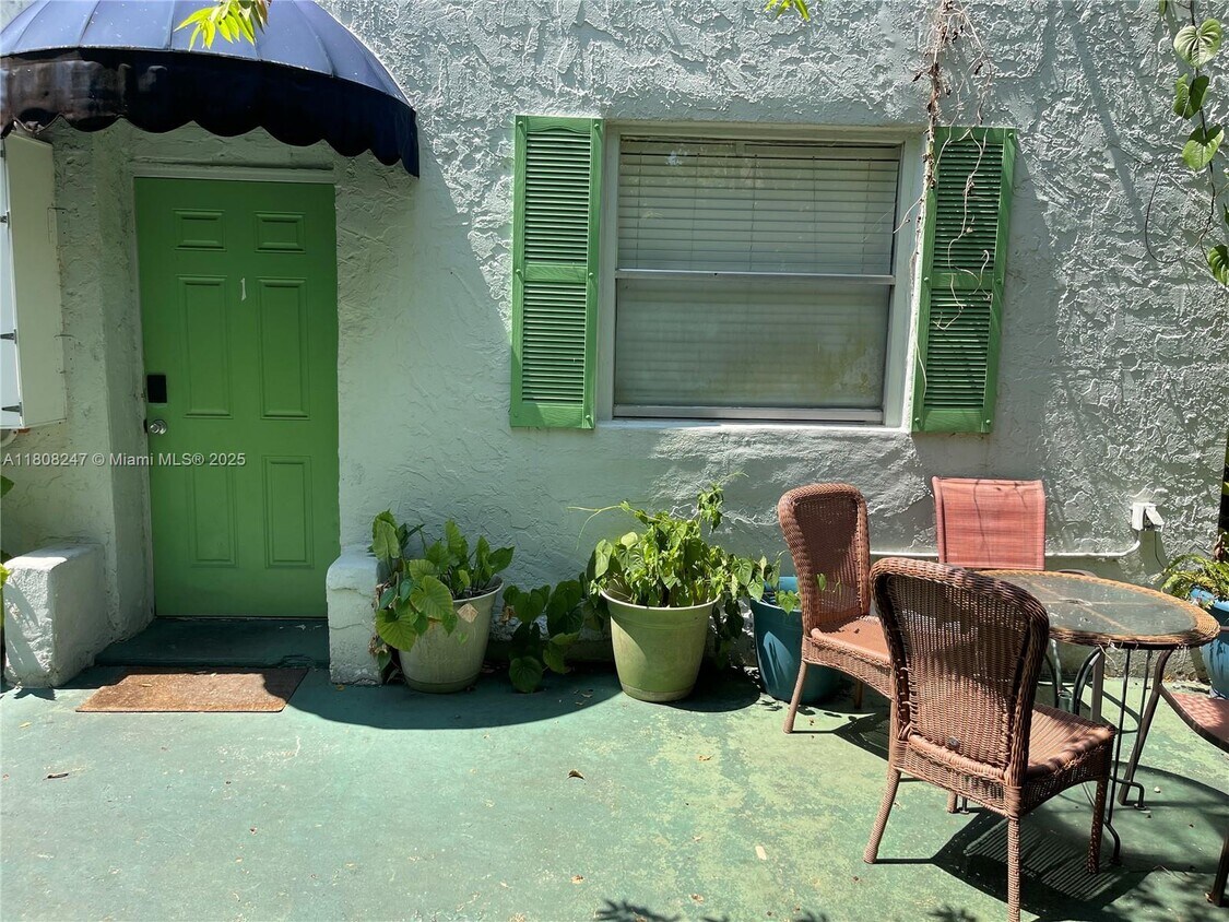 Primary Photo - 769 NW 10th St