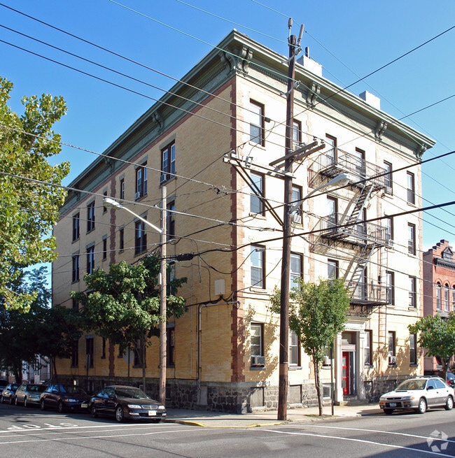 218 New York Ave, Union City, NJ 07087 Apartments Union City, NJ