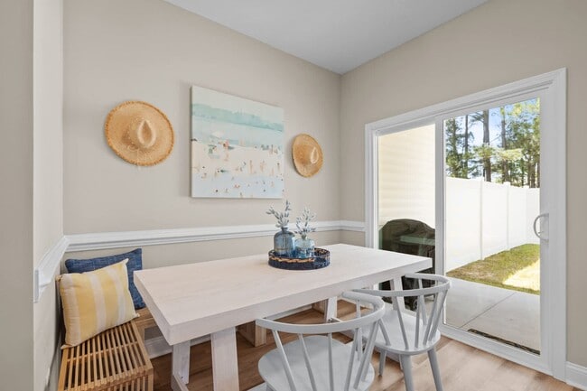 Building Photo - 172 Coastline Cir