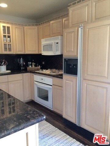 Kitchen - 927 21st St