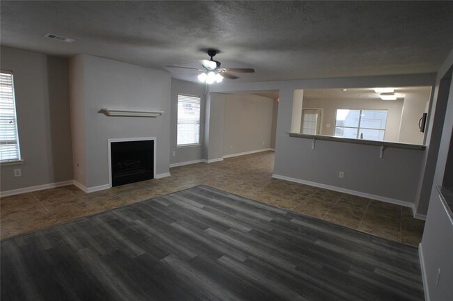 Foto del edificio - 21023 Riverside Ridge Ln